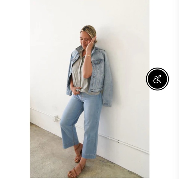 Carly Jean Jeans Wide Leg Mer Light Size 11 - Picture 1 of 6